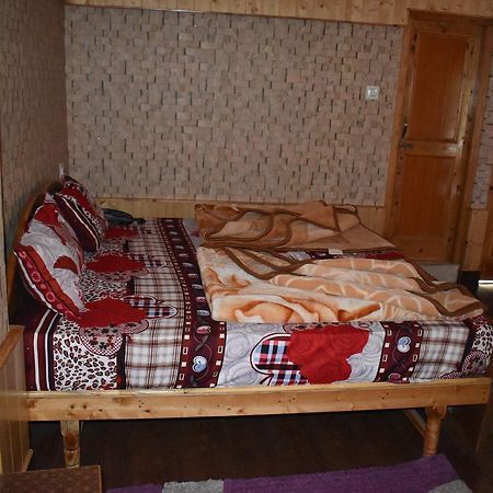 White House Kasol Exterior foto