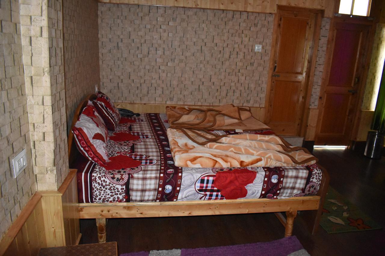 White House Kasol Exterior foto